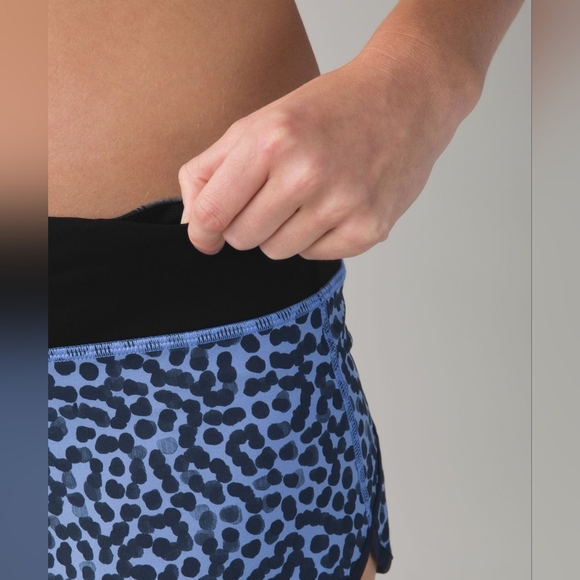 Lululemon Run: Speed Short *4-way Stretch Size 6 Blue And Black Color - Picture 6 of 14